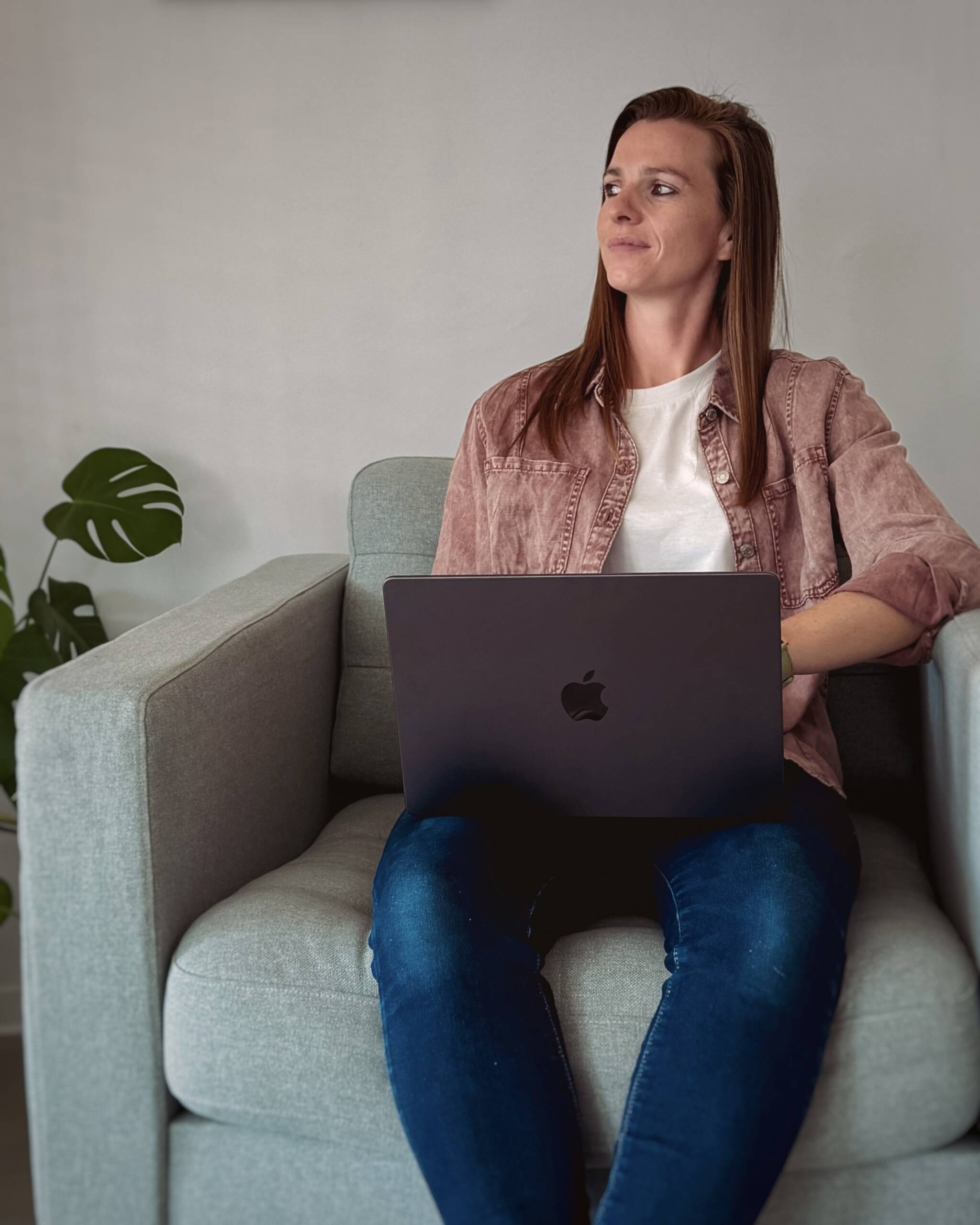 Cyrielle Hinard, consultante en marketing digital pour thérapeute grâce à StudioDigital